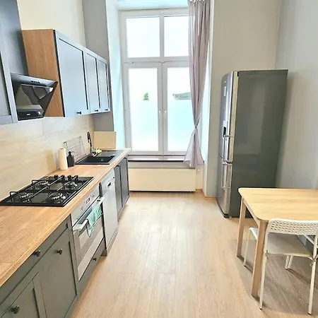 Piotrkowska 132, 80m2 *